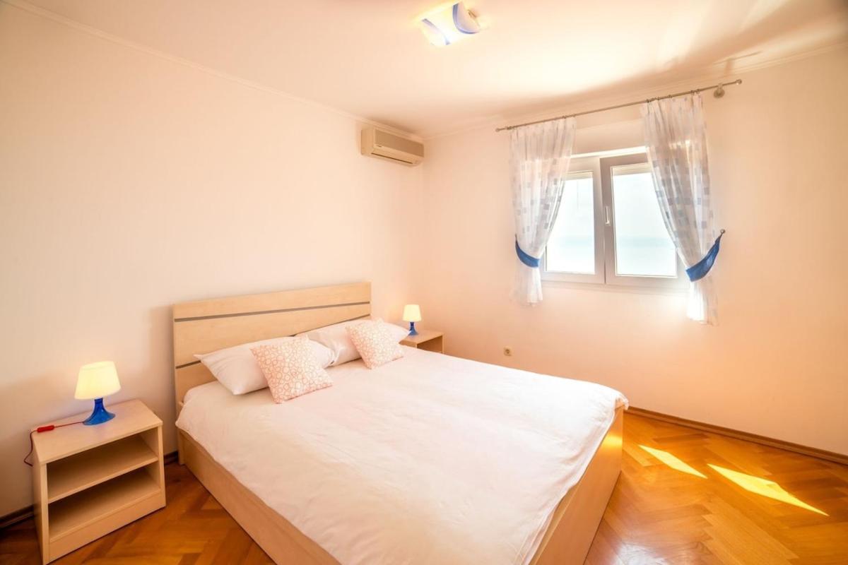 Apartments M สปลิท ภายนอก รูปภาพ
